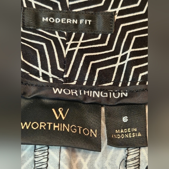 Women's Worthington Dress Shorts Size 6 - Picture 3 of 4